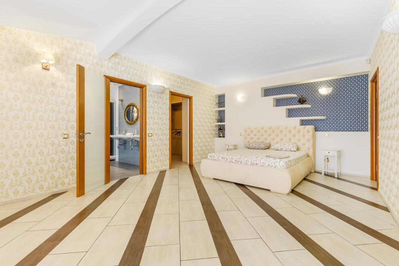 Deribasivska Cozy 4-Room Apartment Οδησσός Εξωτερικό φωτογραφία